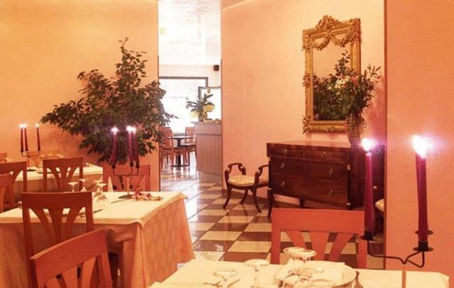Hotel Ristorante Al Bassanello バッサーノ・デル・グラッパ エクステリア 写真