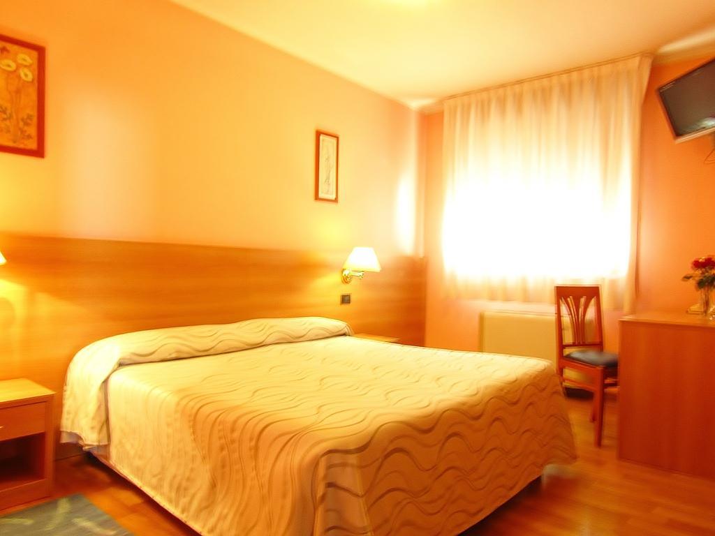 Hotel Ristorante Al Bassanello バッサーノ・デル・グラッパ エクステリア 写真