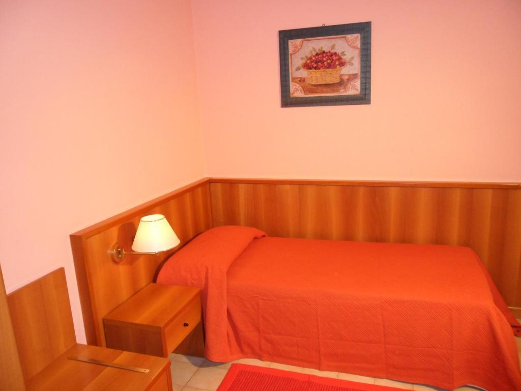 Hotel Ristorante Al Bassanello バッサーノ・デル・グラッパ 部屋 写真
