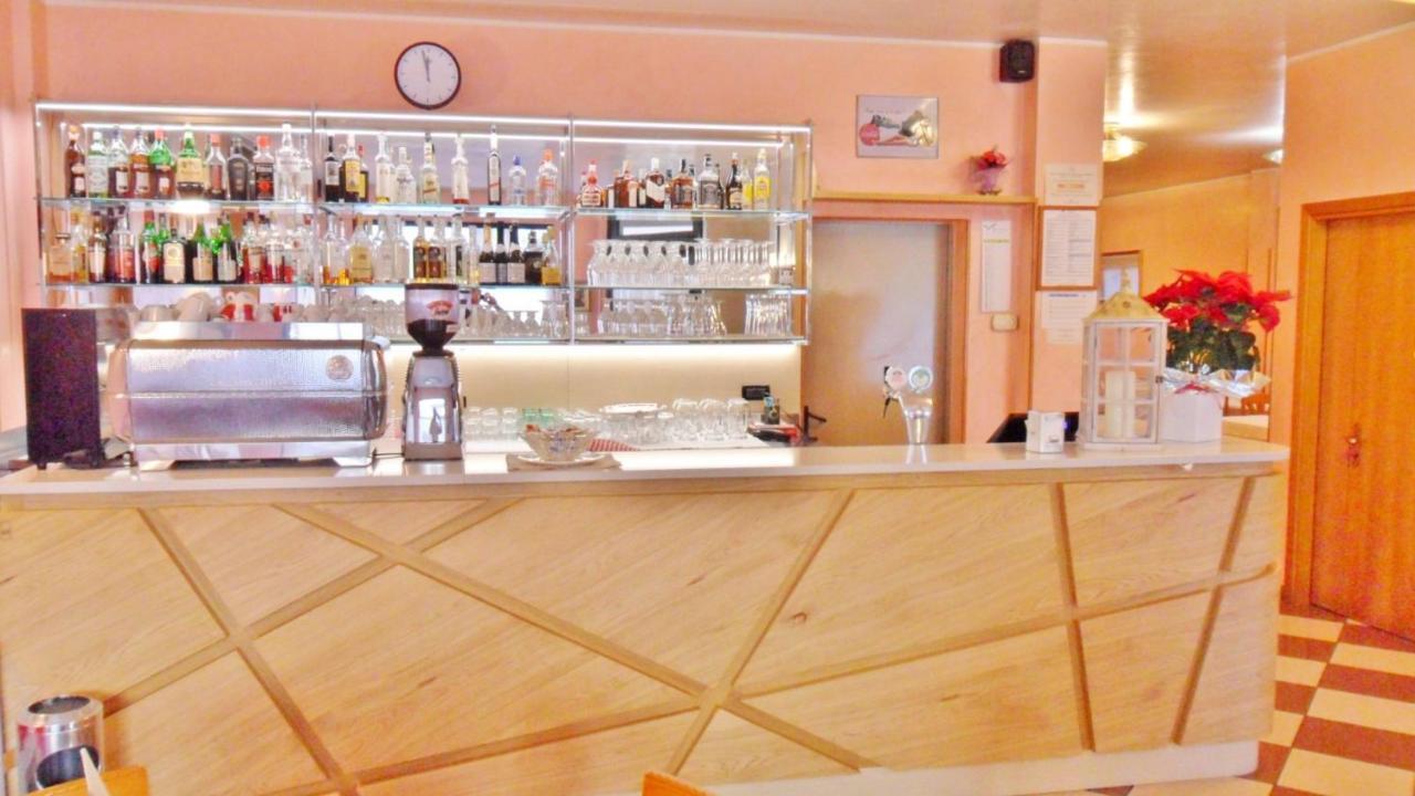 Hotel Ristorante Al Bassanello バッサーノ・デル・グラッパ エクステリア 写真